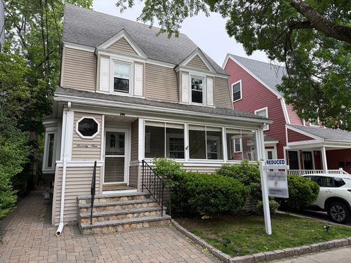 79 Willow Ave, Somerville, MA, 02144-2923 | Card Image