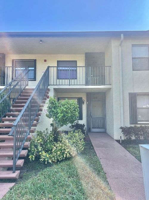 524-7831 Willow Spring Dr, Lake Worth, FL, 33467-3217 | Card Image