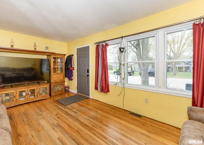 1508 3 Rd St, House other with 3 bedrooms, 1 bathrooms and null parking in Camanche IA | Image 5