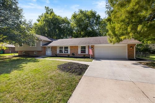 8517 Garnet Dr, Dayton, OH, 45458-3206 | Card Image