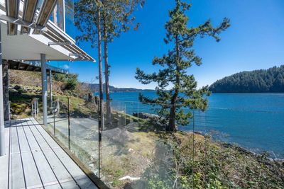 295 Robert Rd, House other with 3 bedrooms, 3 bathrooms and 4 parking in Bowen Island BC | Image 3