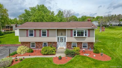 11 Alden Ct, Fishkill, NY, 12524-1401 | Card Image