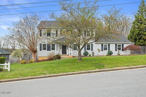 8 Parwood Court, Johnson City, TN, 37601 | Card Image