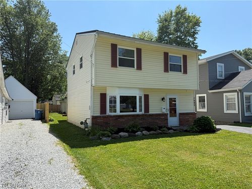 7682 Pinehurst Dr, Mentor-On-The-Lake, OH, 44060-3263 | Card Image