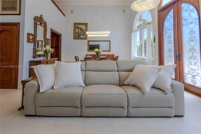 4241 Ne 23 Rd Ter, House other with 4 bedrooms, 4 bathrooms and null parking in Lighthouse Point FL | Image 4