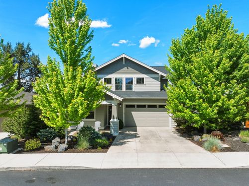 20648 Se Cougar Peak Dr, Bend, OR, 97702-9460 | Card Image