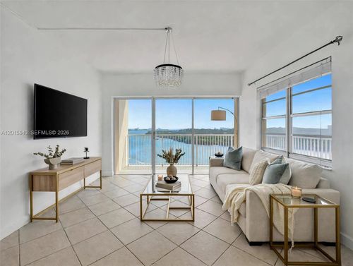 906-300 Bayview Dr, Sunny Isles Beach, FL, 33160-4745 | Card Image