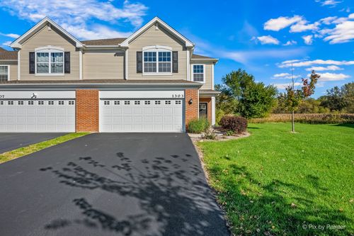 1303 Draper Rd, McHenry, IL, 60050-7204 | Card Image