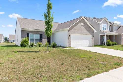 10112 Falls Canyon Ln, Indianapolis, IN, 46229-3194 | Card Image