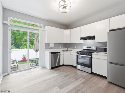 4 Derby St, East Orange, NJ, 07018-1019 | Card Image