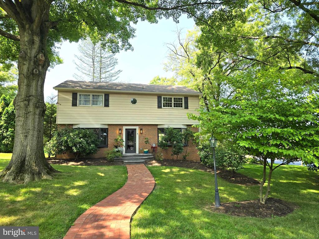 Northview Dr, Lancaster, PA 17601