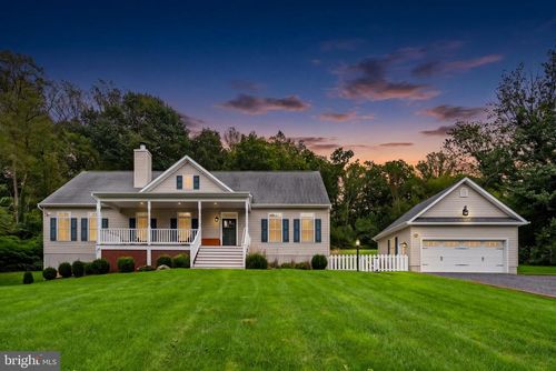 9813 Crest Hill Rd, MARSHALL, VA, 20115-2844 | Card Image