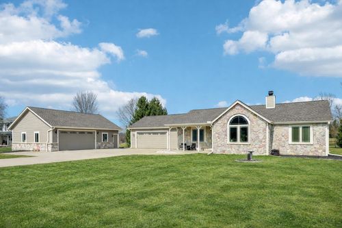6156 Gwen Ln, Allenton, WI, 53002-9547 | Card Image