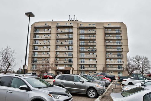 924 - 21 Berkeley Place W, Home with 2 bedrooms, 1 bathrooms and 1 parking in Lethbridge AB | Card Image