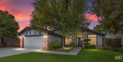 8502 Sun Harbor Dr, Bakersfield, CA, 93312-4928 | Card Image