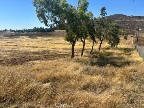18 Keller Road, Winchester, CA, 92596 | Card Image