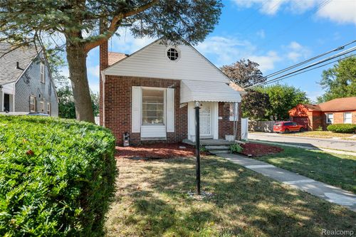 19505 Tracey St, Detroit, MI, 48235-1741 | Card Image