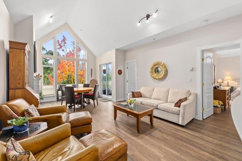 403-678 W Queens Rd, North Vancouver, BC, V7N2L3 | Card Image