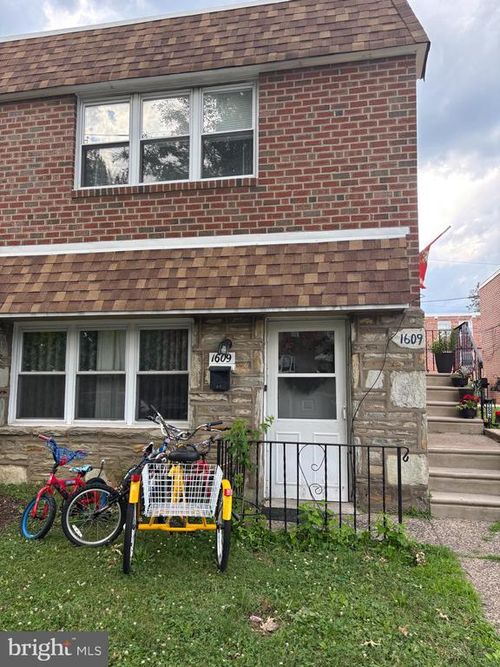 1609 Borbeck Ave, PHILADELPHIA, PA, 19111-3512 | Card Image