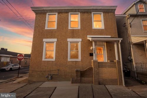 200 Church St, CATASAUQUA, PA, 18032-2515 | Card Image