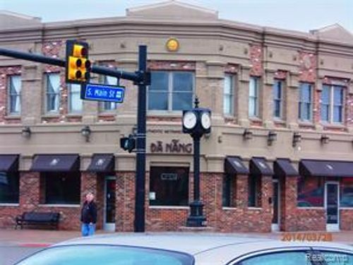 2-5 S Main St, Clawson, MI, 48017-2000 | Card Image