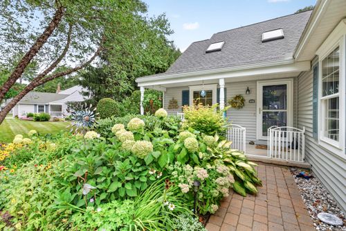60-60 Stratford Place, Kennebunk, ME, 04043 | Card Image