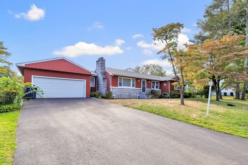 34 Leonard Pl, Trumbull, CT, 06611-4330 | Card Image