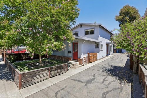 3121 Alhambra Ave, Martinez, CA, 94553 | Card Image