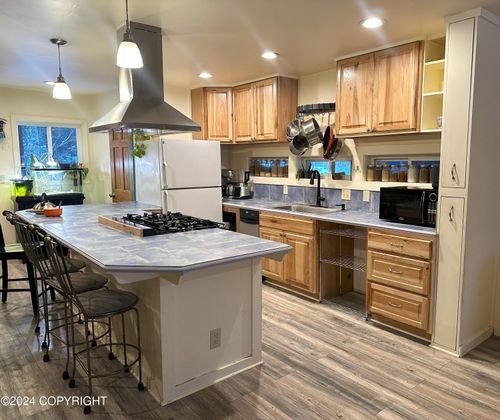 306 Hemlock Court, Haines, AK, 99827 | Card Image