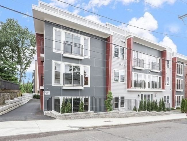 15 - 21 Glen Rd, Condo with 2 bedrooms, 2 bathrooms and 2 parking in Boston MA | Image 12