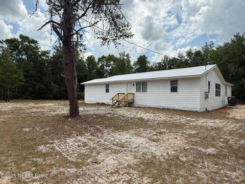 143 Desoto Dr, Florahome, FL, 32140-1715 | Card Image