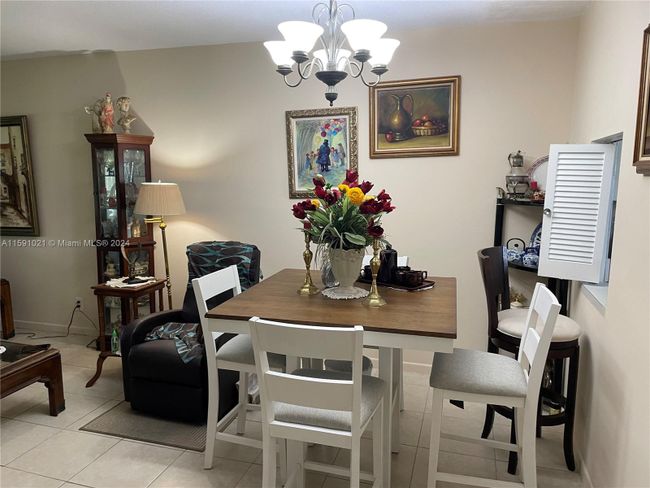 105 - 2300 Park Ln, Condo with 1 bedrooms, 1 bathrooms and null parking in Hollywood FL | Image 5