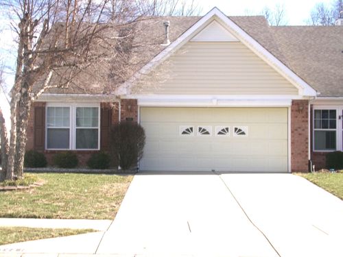 7451 Oak Knoll Dr, Indianapolis, IN, 46217-5259 | Card Image