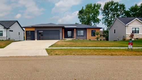 3751 Teton Dr, Hudsonville, MI, 49426-8067 | Card Image