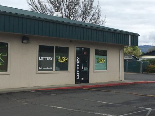 11264 Highway 62, Eagle Point, OR, 97524-9465 | Card Image