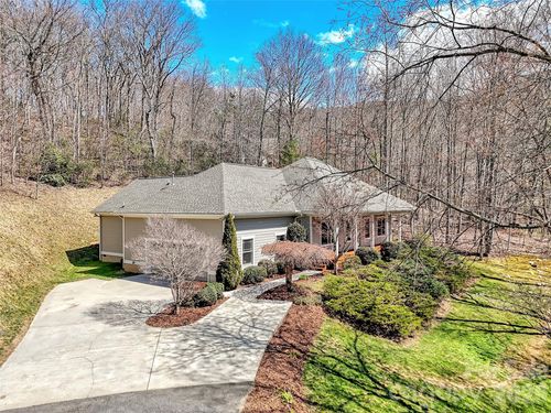 523 Brandywine Rd, Waynesville, NC, 28786-7053 | Card Image