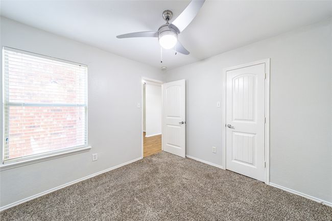 4026 Red Rock Dr, House other with 4 bedrooms, 2 bathrooms and null parking in Heartland TX | Image 9