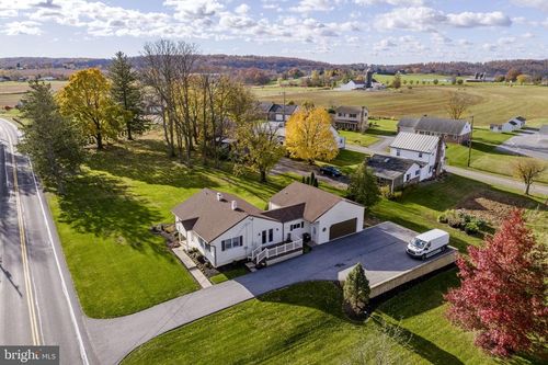 655 W Route 897, REINHOLDS, PA, 17569-9712 | Card Image