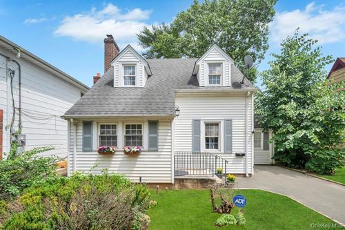 207 N Grove St, Valley Stream, NY, 11580-4114 | Card Image