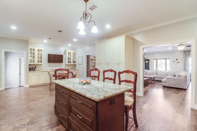 Kitchen | Image 12