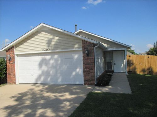 2203 Chanel St, Siloam Springs, AR, 72761-5064 | Card Image