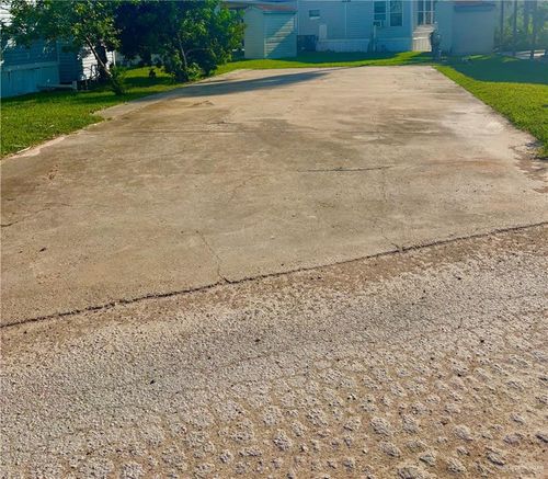 751 E Clam Cir, Port Isabel, TX, 78578 | Card Image
