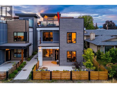 796 Wardlaw Ave, Kelowna, BC, V1Y5B9 | Card Image