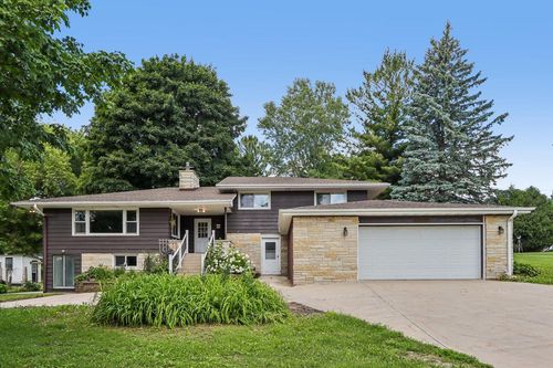 W270N195 Arrowhead Trail, PEWAUKEE, WI, 53188 | Card Image