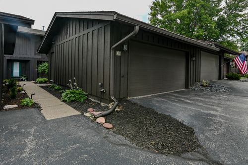 28-6401 Utica Ridge Rd, Davenport, IA, 52807-3362 | Card Image