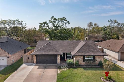 408 Walnut Street, Lake Jackson, TX, 77566 | Card Image