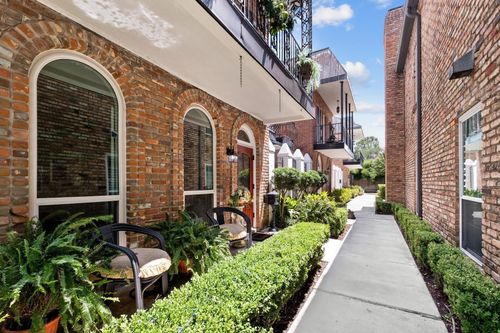 4-7929 Woodway Dr, Houston, TX, 77063-1936 | Card Image