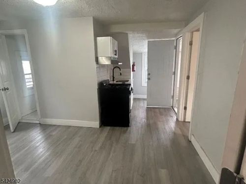 3-48 Cedar Ave, Newark, NJ, 07106-1217 | Card Image