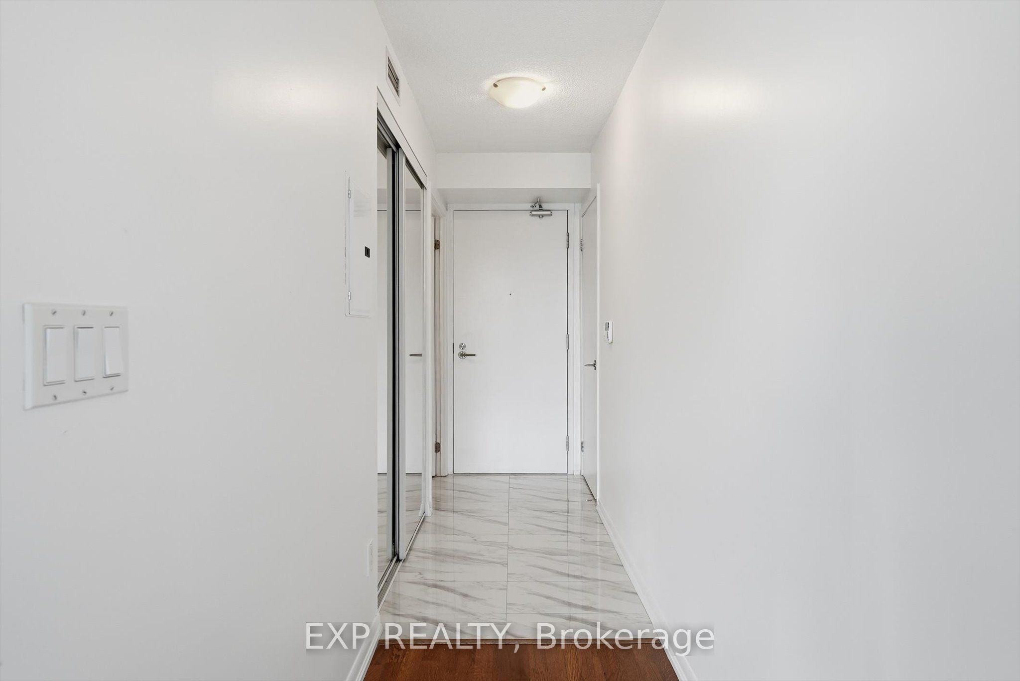 Residential Lease in Toronto C01 3