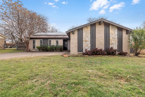 7504 Lola Dr, North Richland Hills, TX, 76180-6738 | Card Image